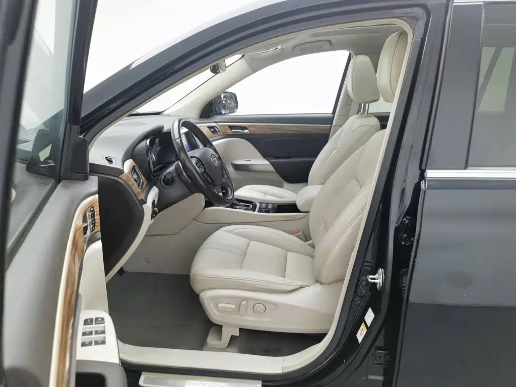 GAC Trumpchi GS8 2017 — фото 10