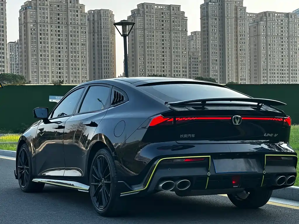 Changan UNI-V 2022 — фото 10