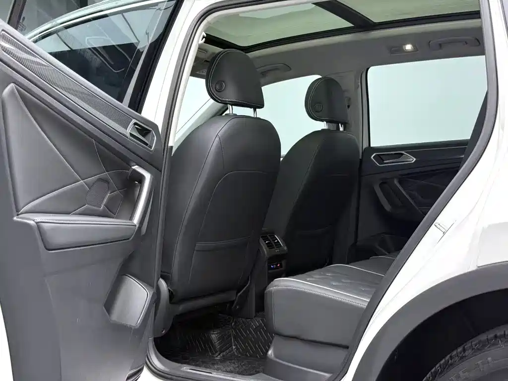 Volkswagen Tiguan L 2021 — фото 8