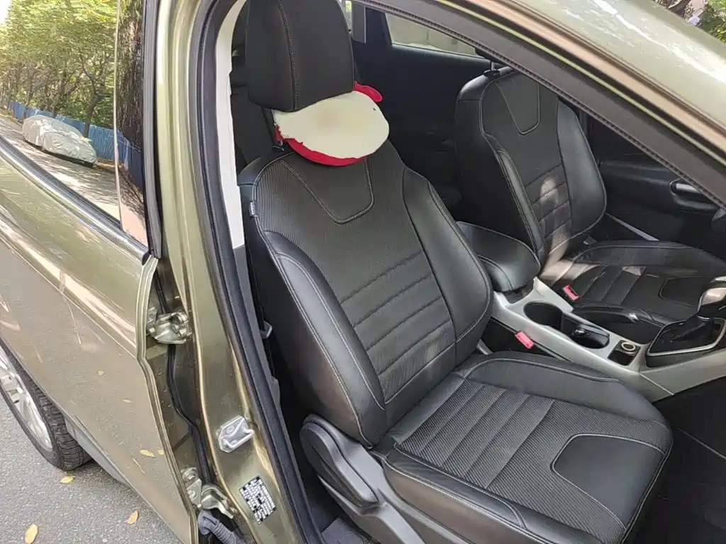 Ford Kuga 2015 — фото 25