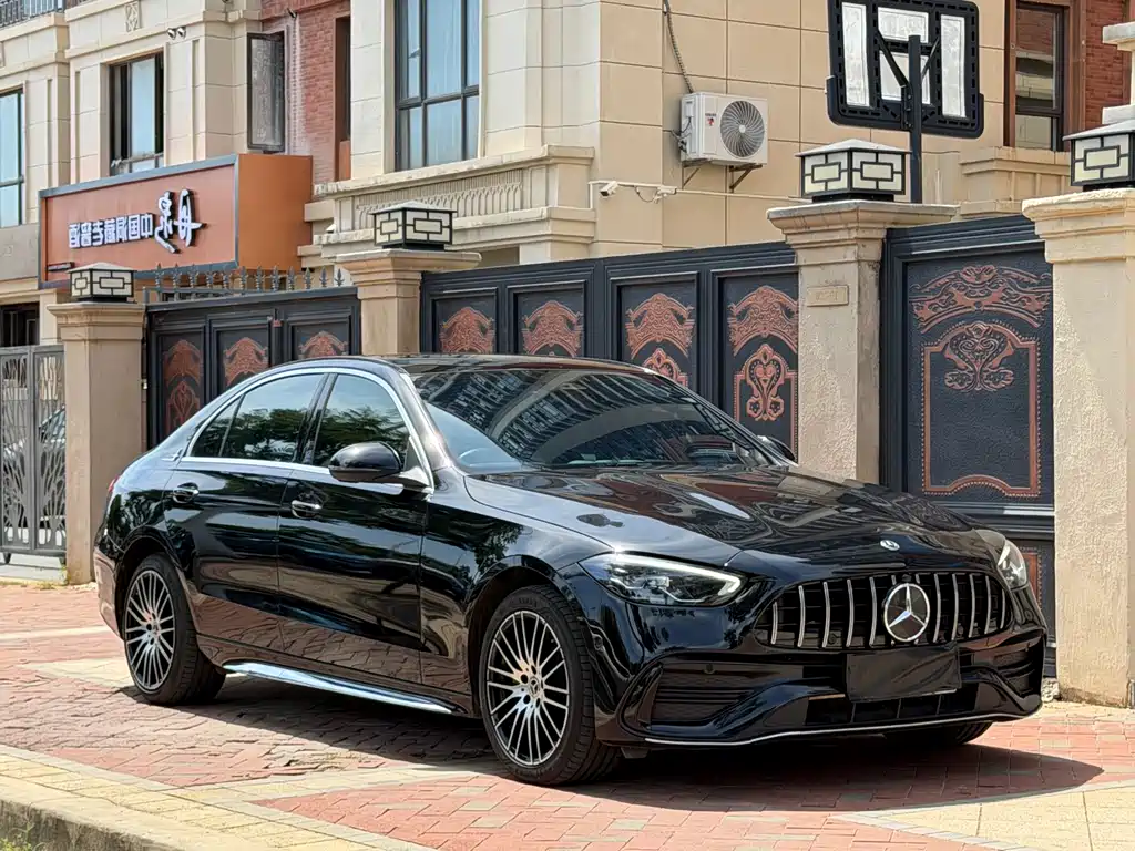 Mercedes-Benz C-Class 2023 — фото 3