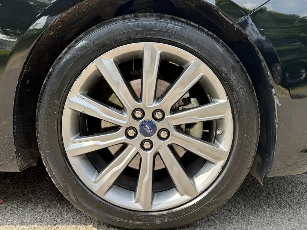 Ford Taurus 2020 — фото 13