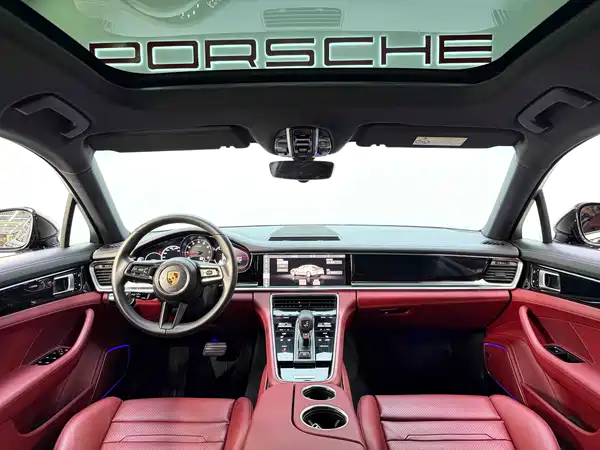 Porsche Panamera 2021