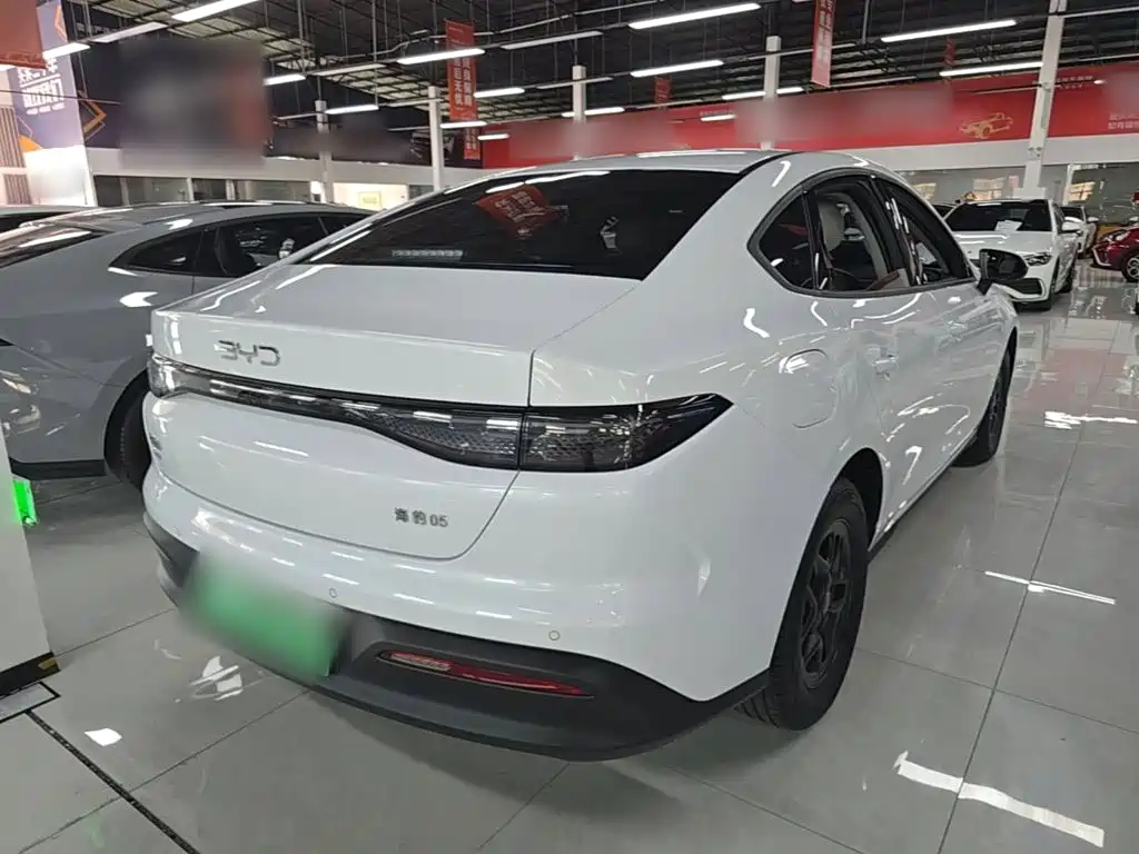 BYD Seal 05 DM-i 2025 — фото 5