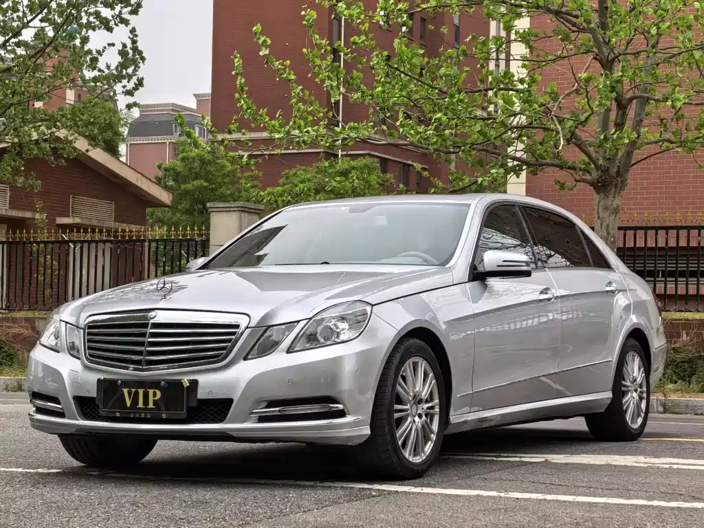 Mercedes-Benz E-Class 2013 — фото 1