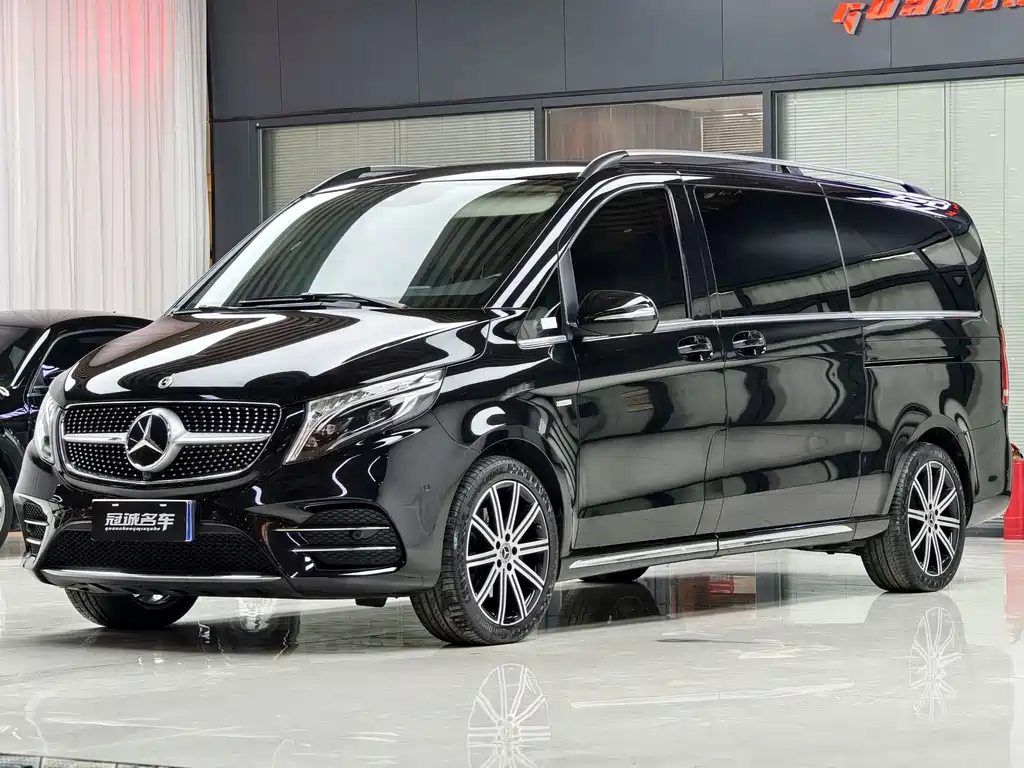 Mercedes-Benz V-Class 2022 — фото 1