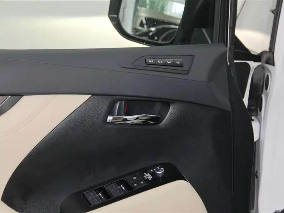 Toyota Vellfire 2022 — фото 24