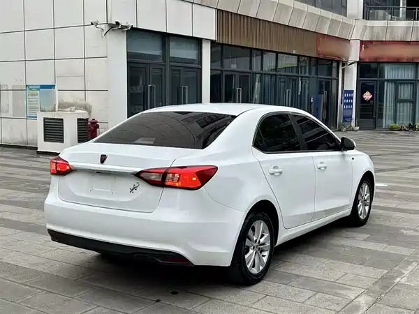 Roewe 360 2015