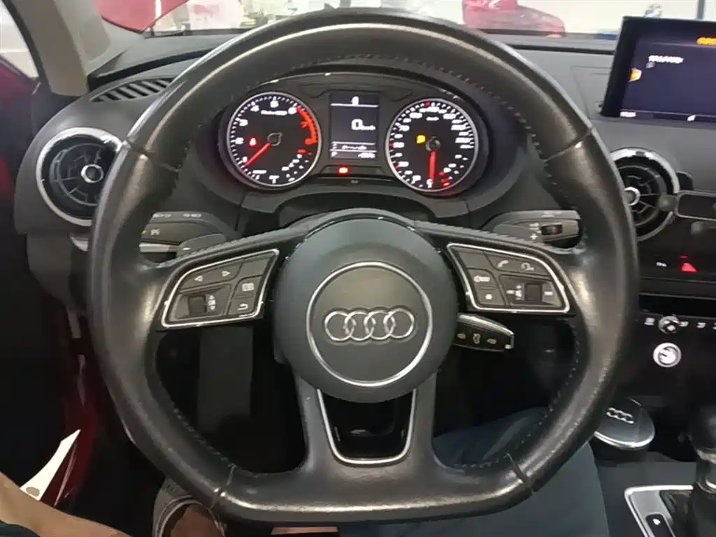 Audi A3 2018 — фото 11