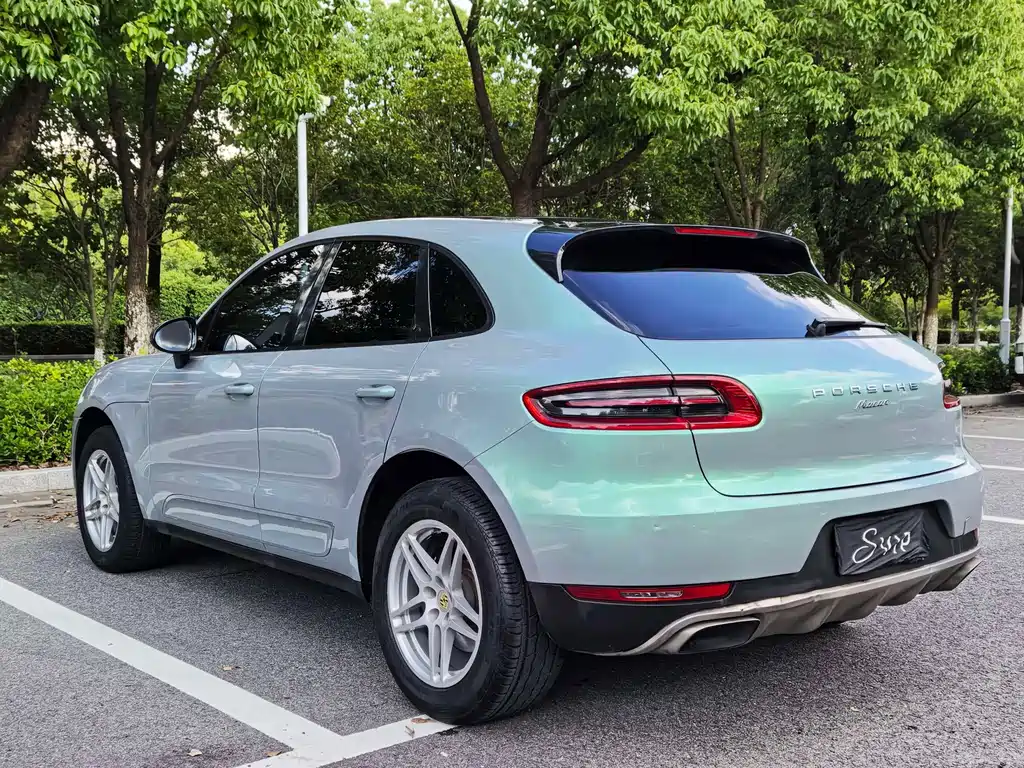 Porsche Macan 2017 — фото 12