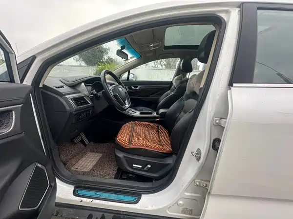 Geely Emgrand GS 2018