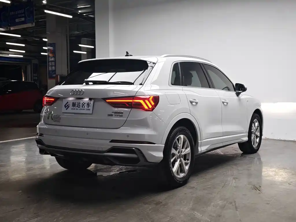 Audi Q3 2020 — фото 12