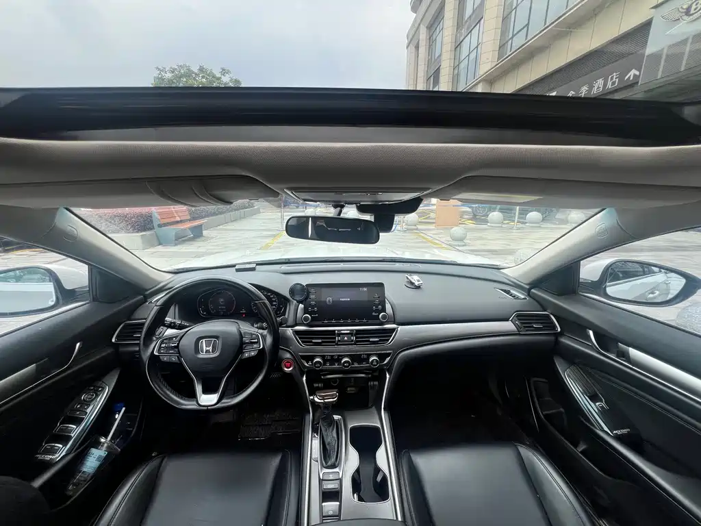 Honda Accord 2019 — фото 9