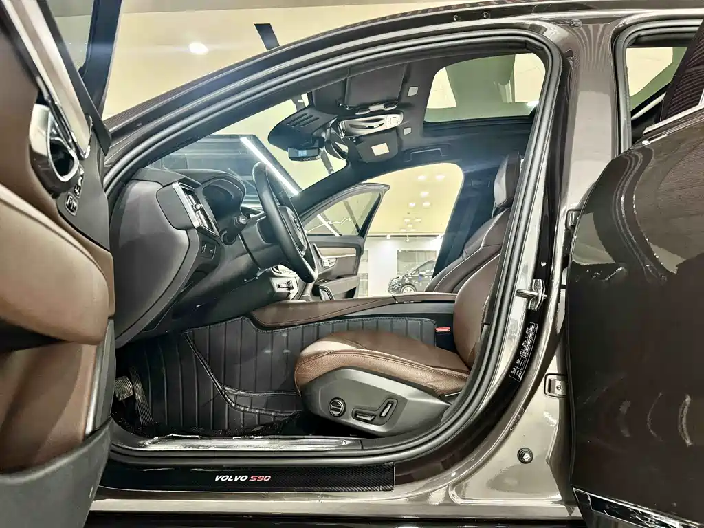 Volvo S90 2021 — фото 11