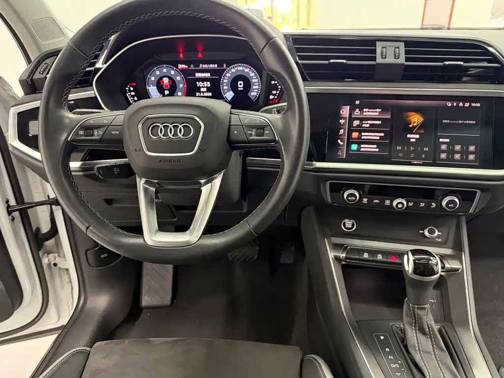 Audi Q3 2022 — фото 14