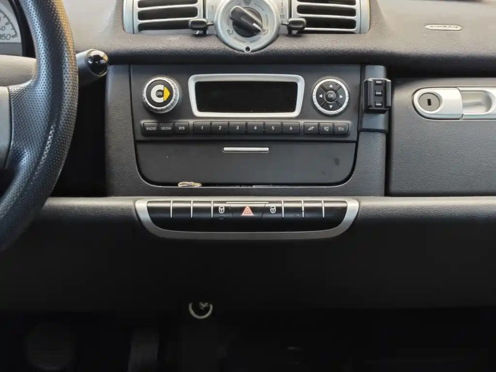 smart Fortwo 2011 — фото 18