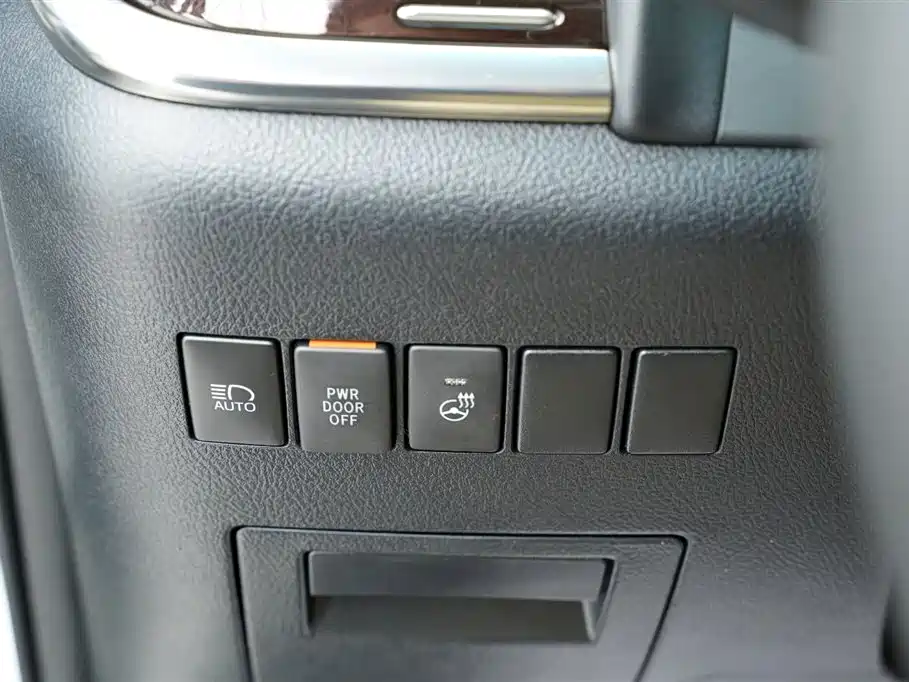 Toyota Alphard 2016 — фото 8