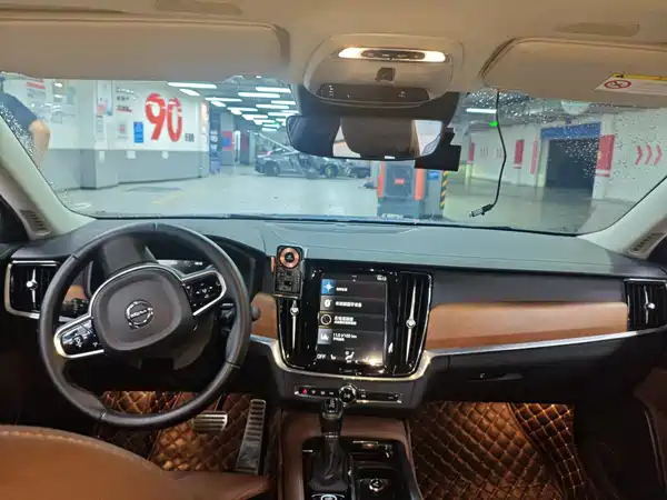 Volvo S90 2020