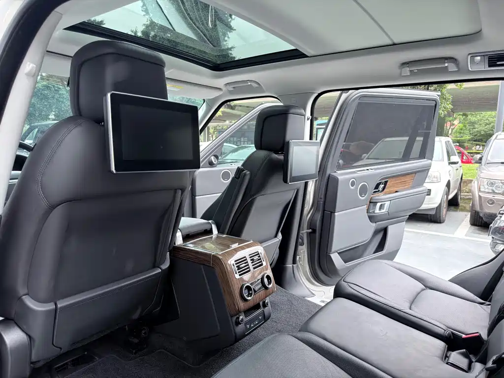 Land Rover Range Rover 2019 — фото 9