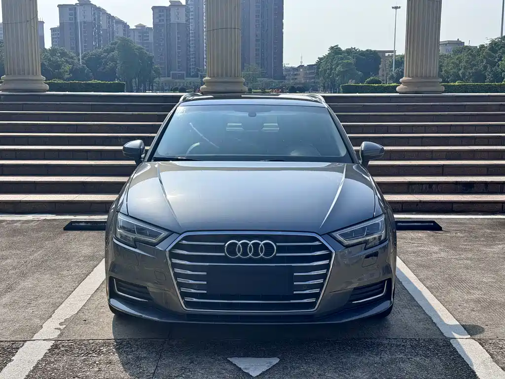 Audi A3 2018 — фото 2