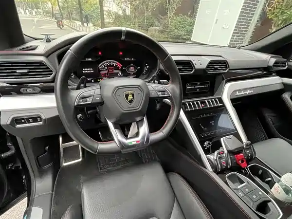 Lamborghini Urus 2018