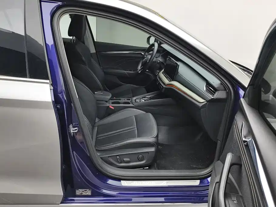 Skoda Octavia 2022 — фото 8