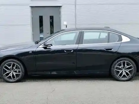 BMW i5 2025