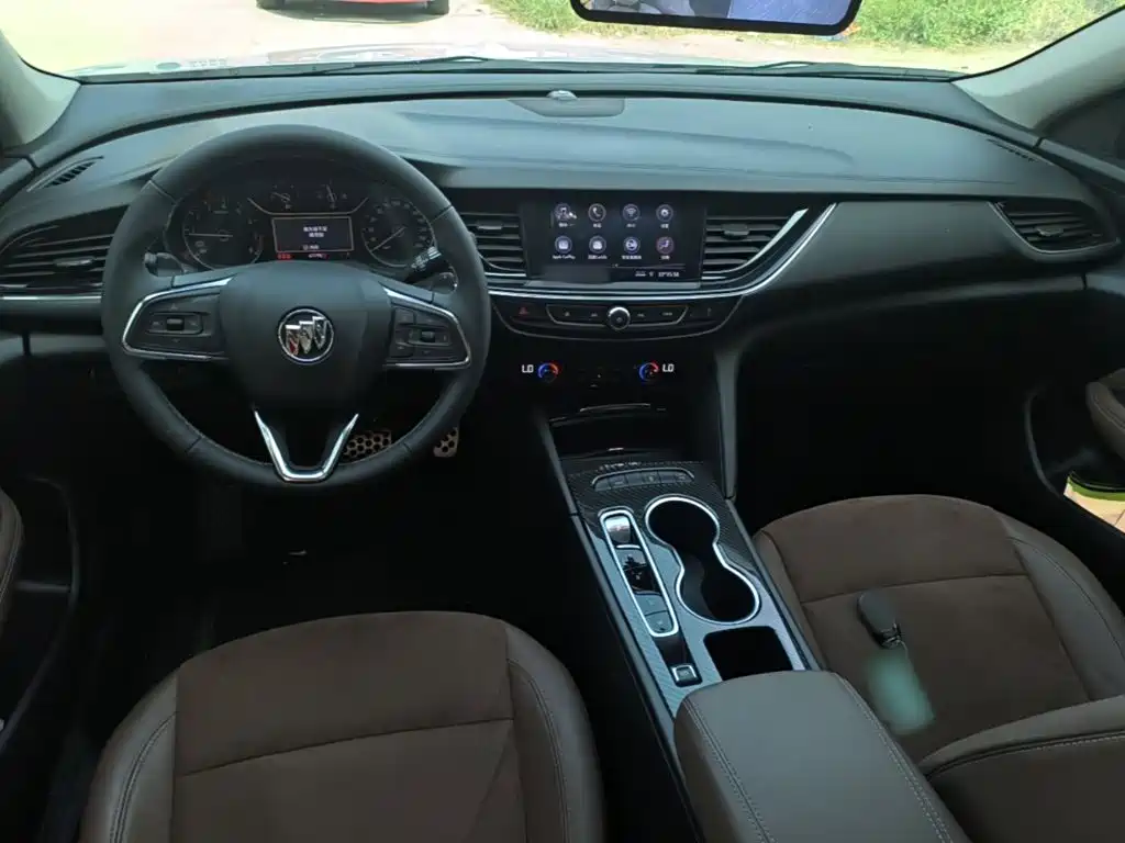 Buick Regal 2023 — фото 10