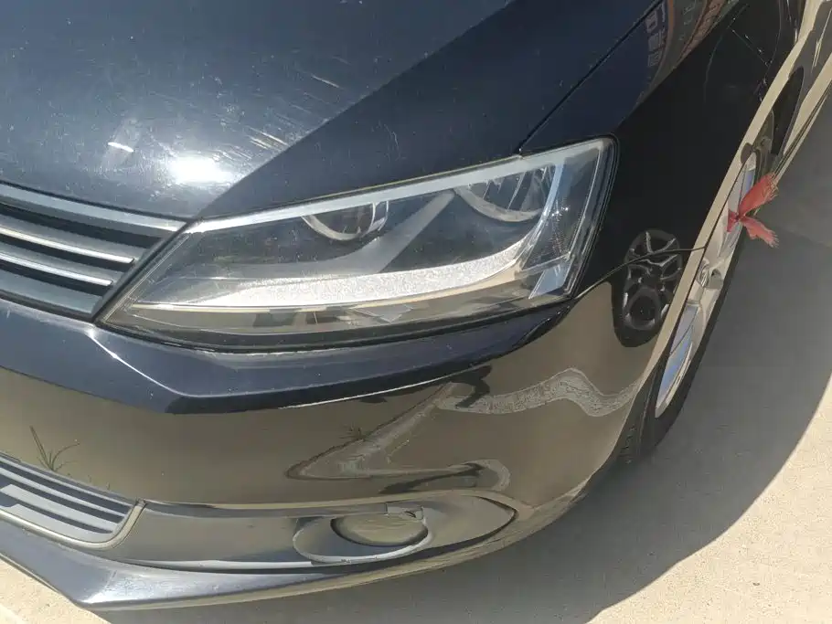 Volkswagen Sagitar 2012