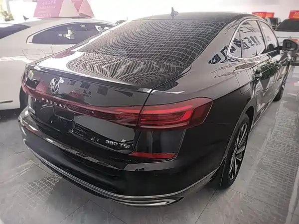 Volkswagen Passat 2025