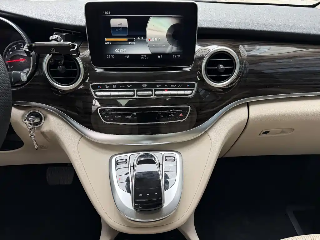 Mercedes-Benz V-Class 2019 — фото 14