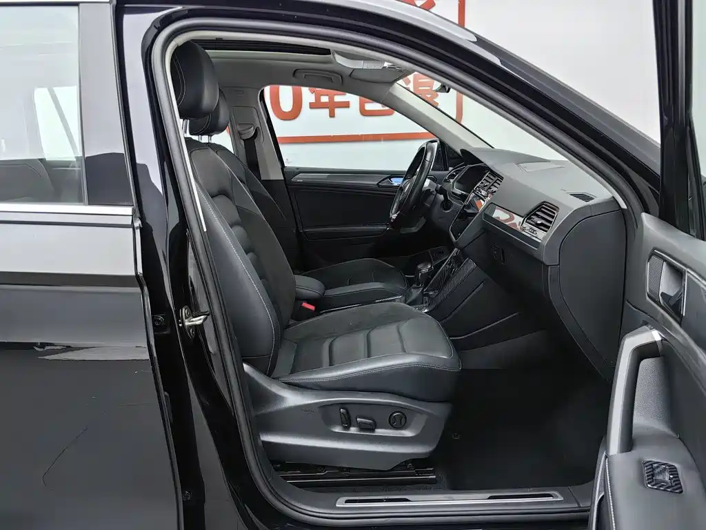 Volkswagen Tiguan L 2021 — фото 23