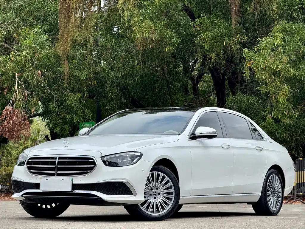 Mercedes-Benz E-Class 2023 — фото 1