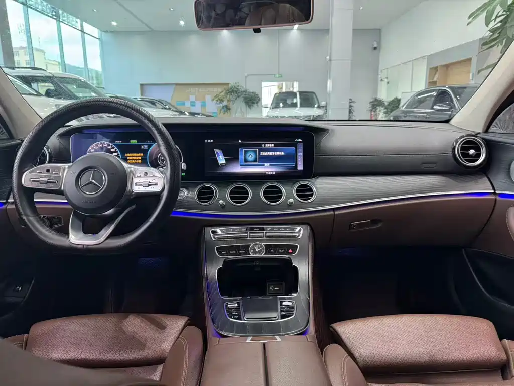 Mercedes-Benz E-Class 2020 — фото 15