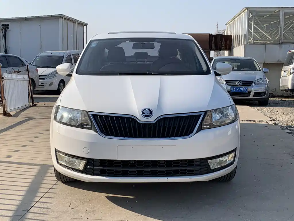 Skoda Rapid 2016 — фото 2