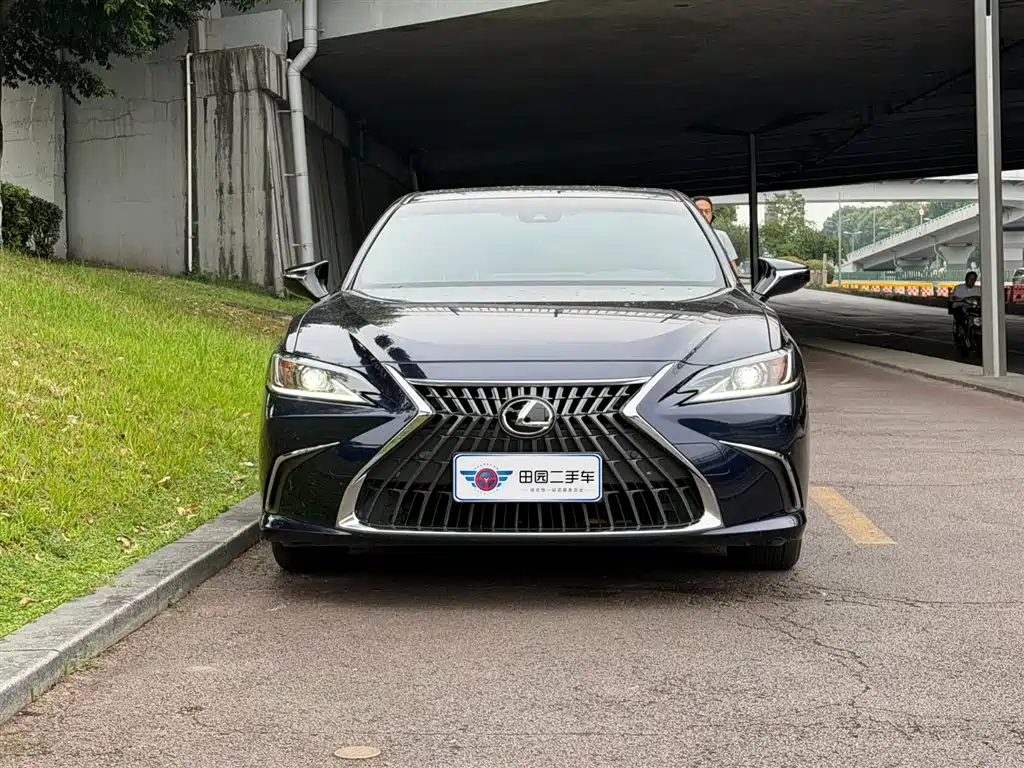 Lexus ES 2023 — фото 2