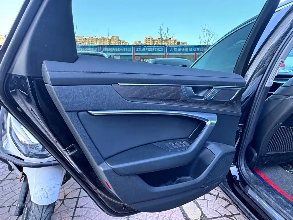 Audi A6L 2023 — фото 7