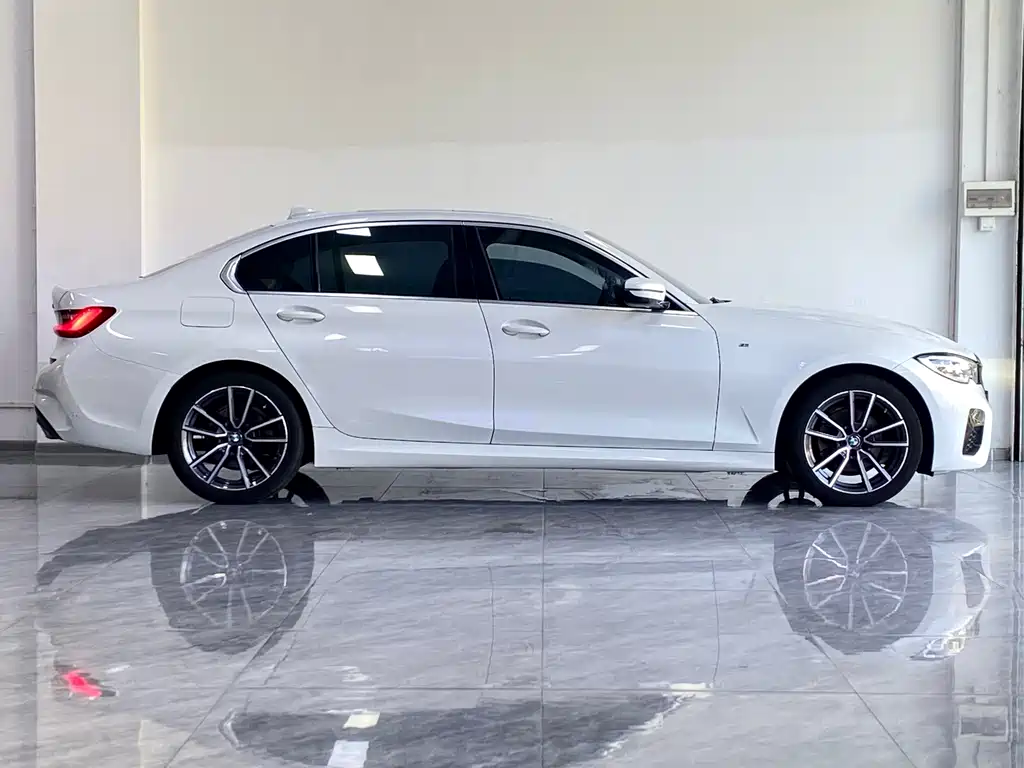 BMW 3 Series 2021