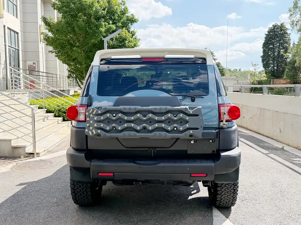 Toyota FJ Cruiser 2019 — фото 18