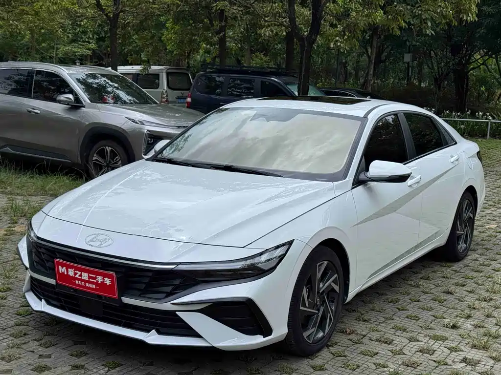 Hyundai Elantra 2023