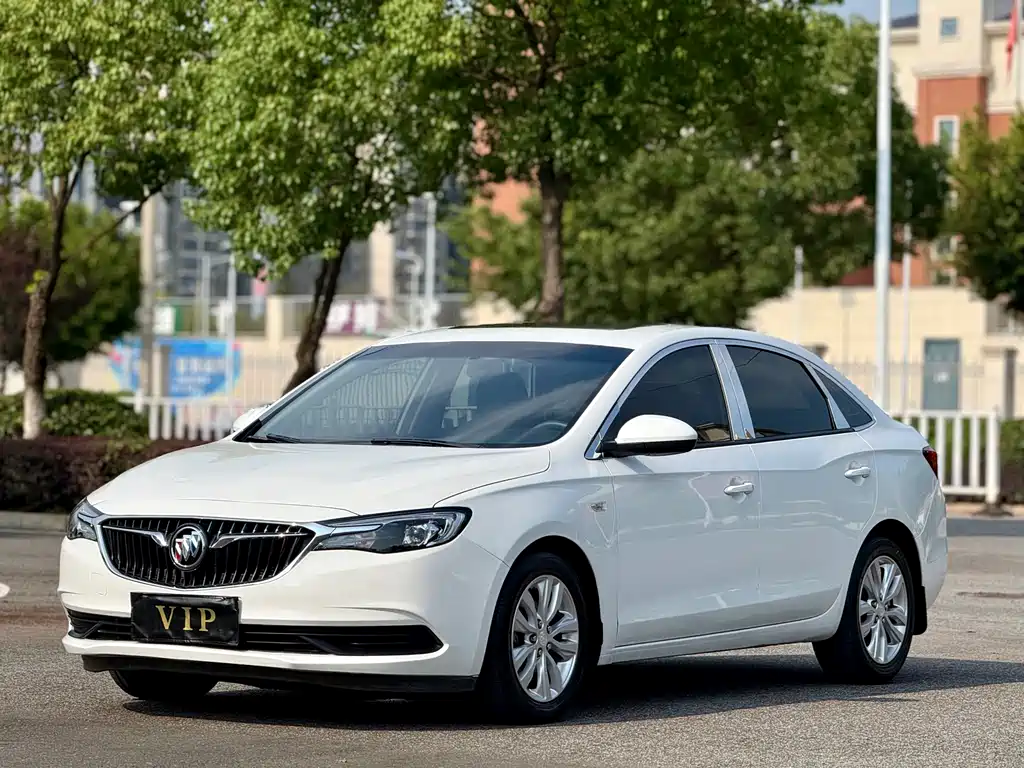 Buick Excelle 2021 — фото 1