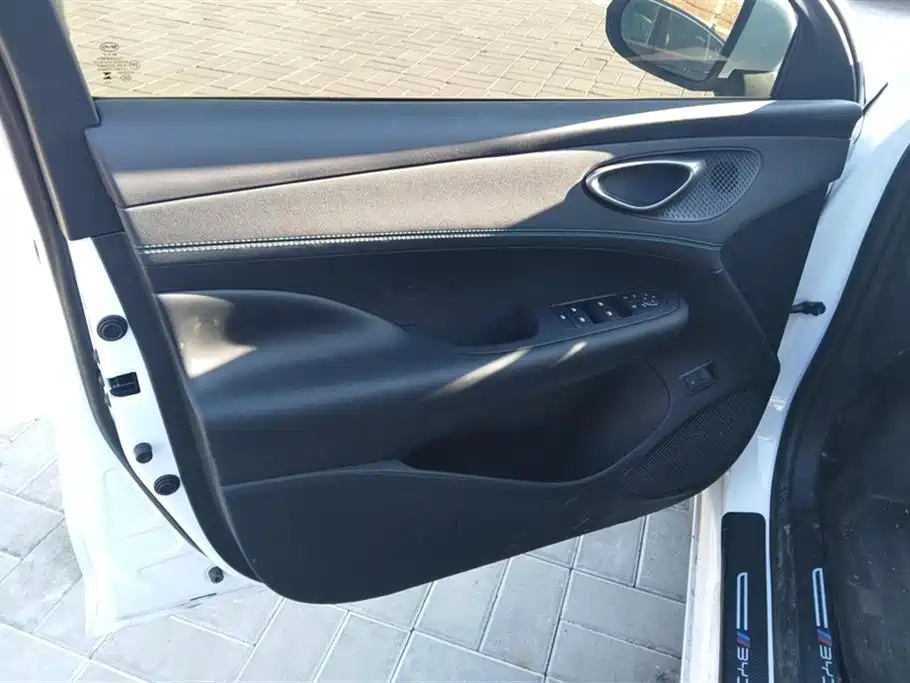 BYD Seal 05 DM-i 2025 — фото 7