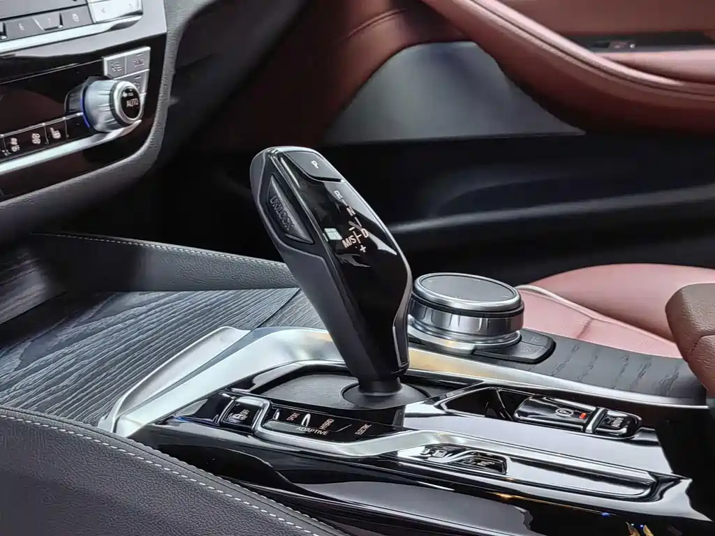 BMW 5 Series New Energy 2023 — фото 9