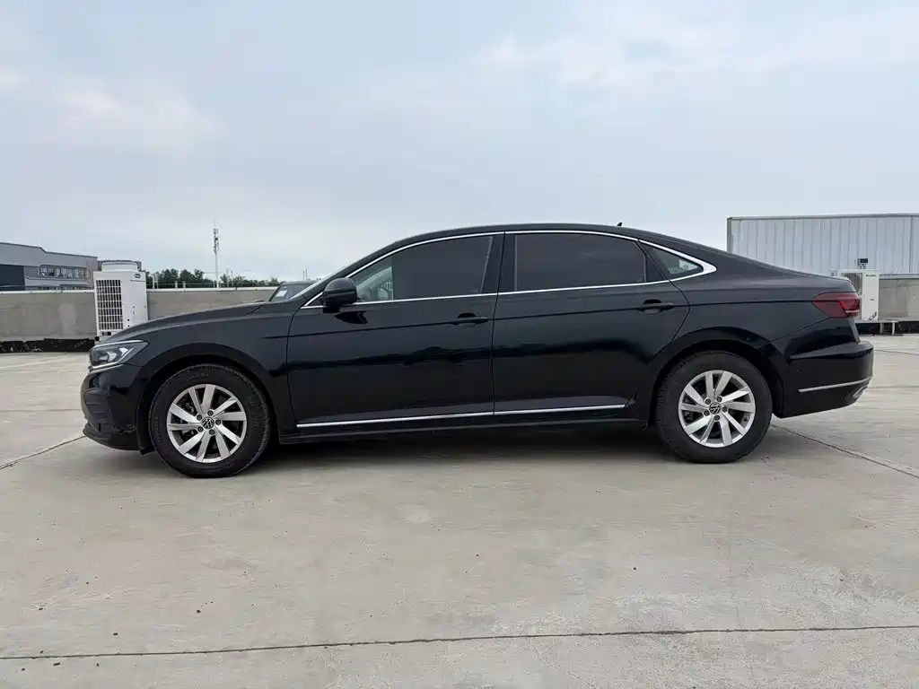 Volkswagen Passat 2024