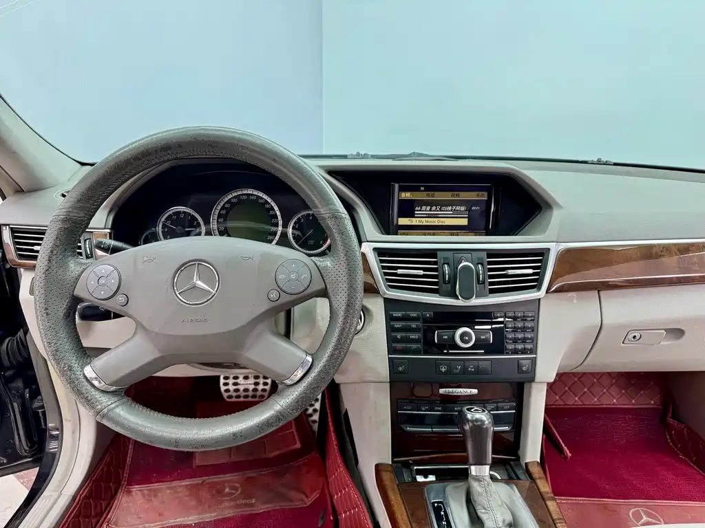 Mercedes-Benz E-Class 2011 — фото 17