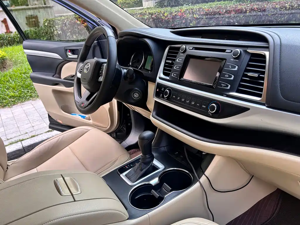 Toyota Highlander 2018 — фото 13