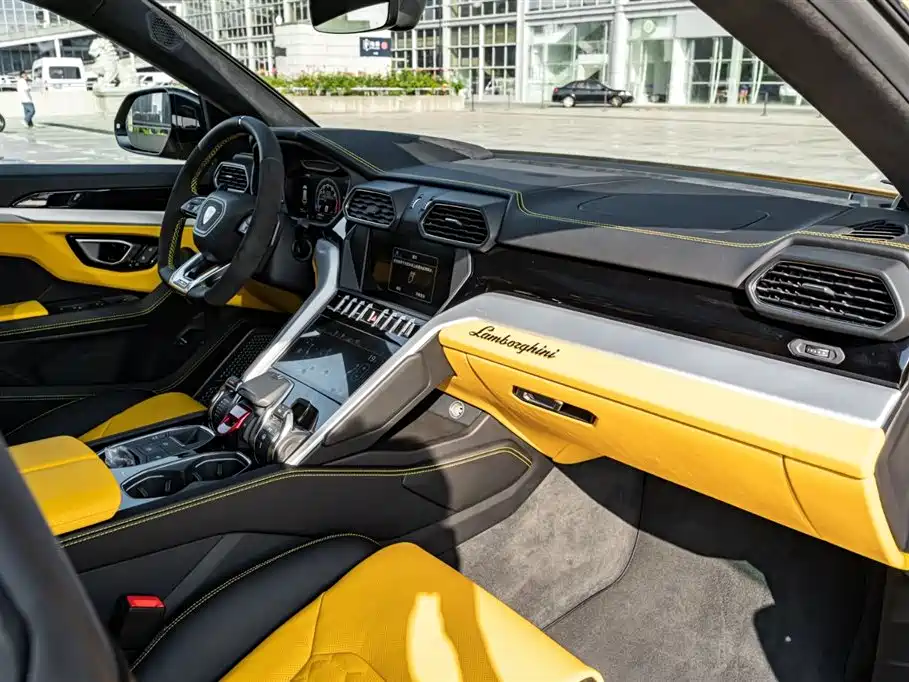 Lamborghini Urus 2019 — фото 4