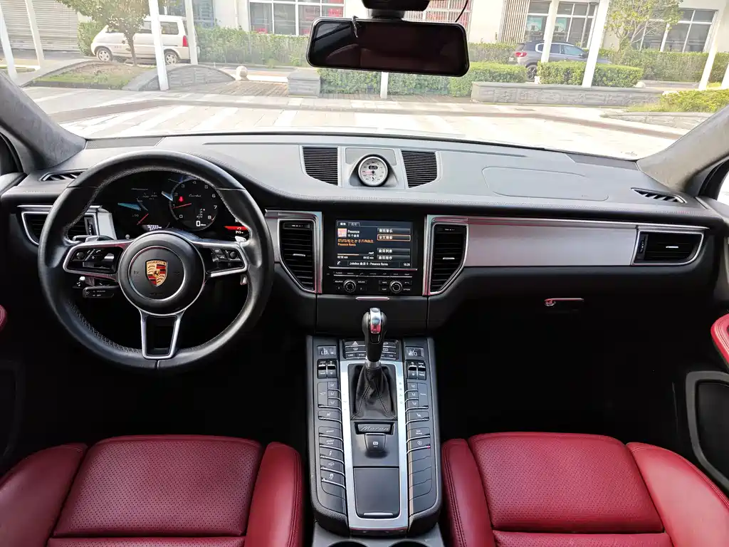 Porsche Macan 2015 — фото 10
