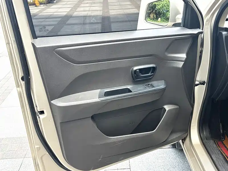 Wuling Hongguang V 2023 — фото 10
