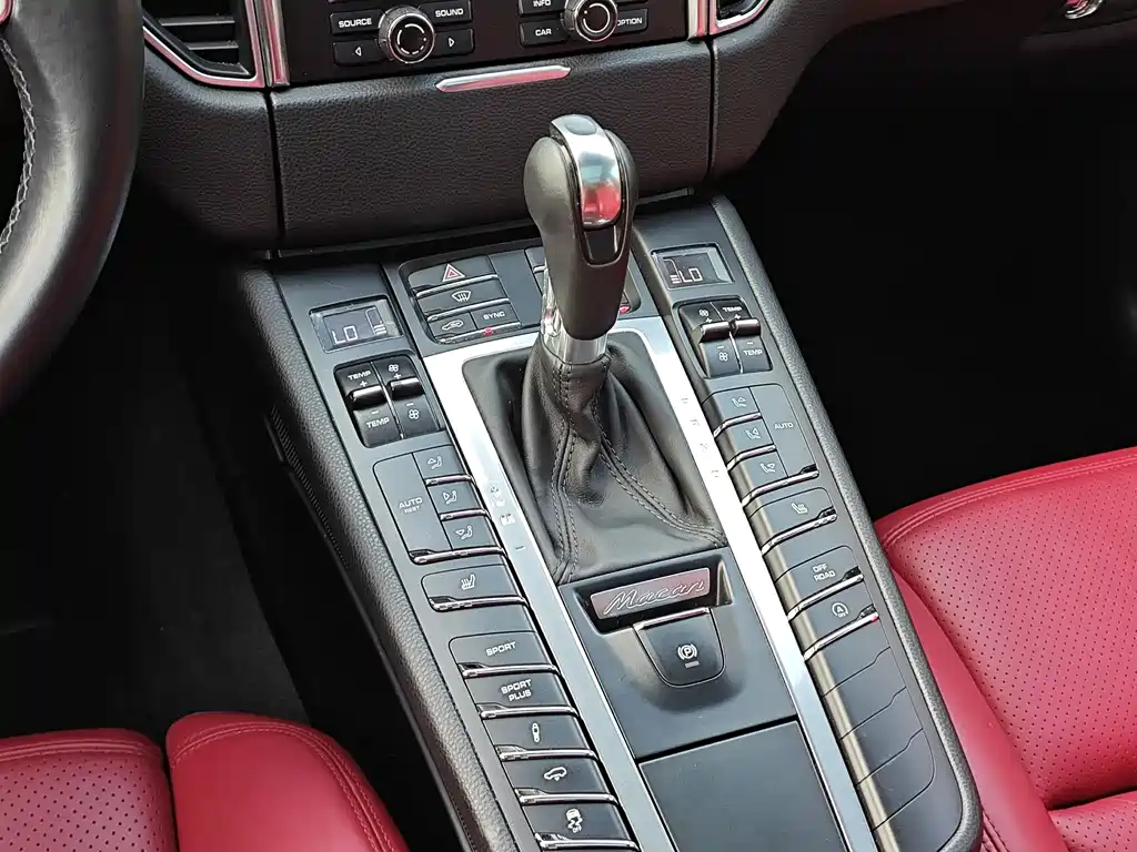 Porsche Macan 2015 — фото 20